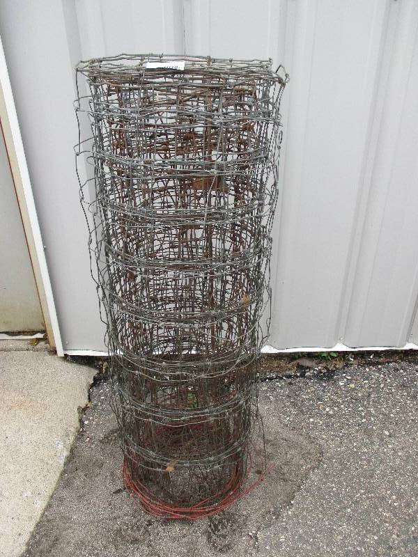 lot 95 image: roll of woven wire