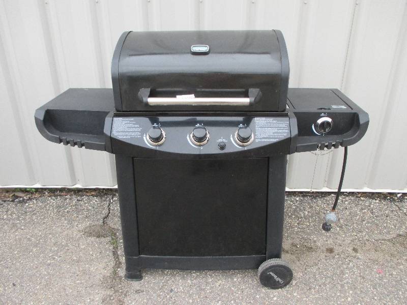 lot 96 image: Uniflame grill