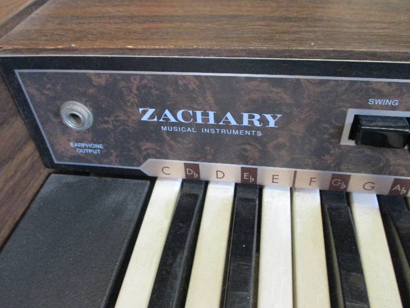 lot 98 image: Electric organ