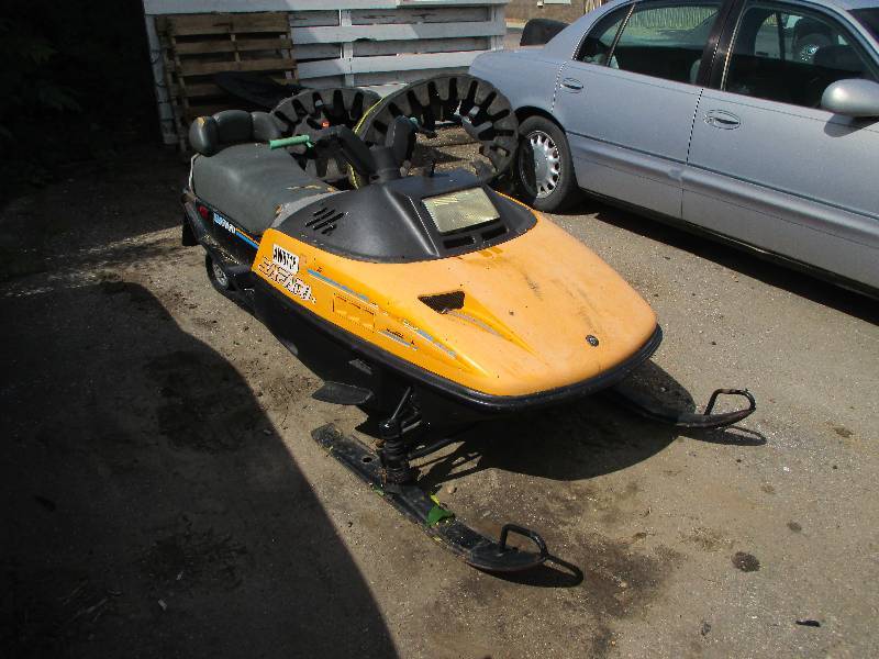 lot 6 image: Snowmobile