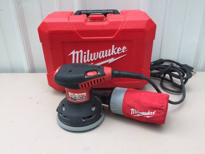 lot 16 image: Milwaukee 5 Orbit Sander