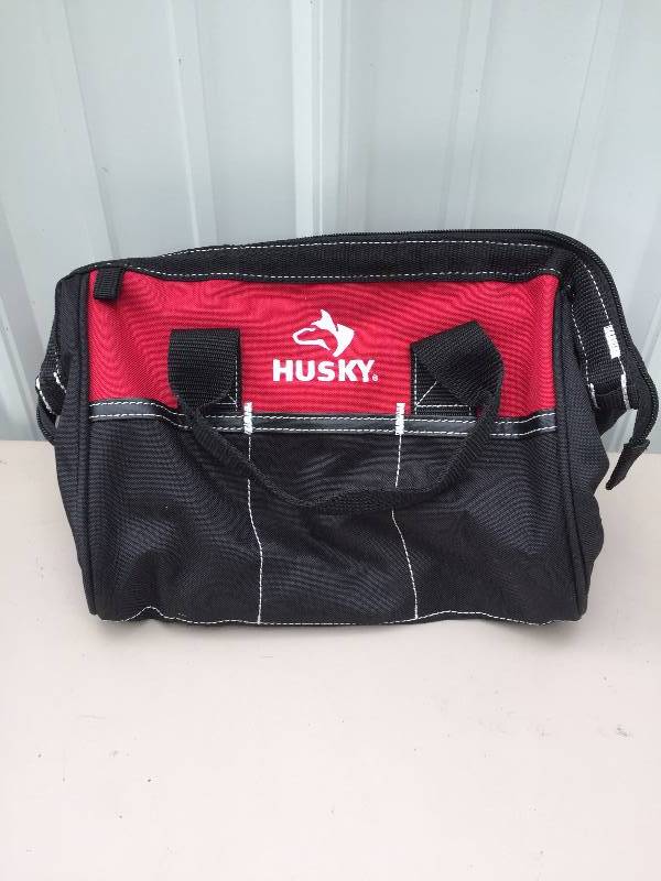 lot 20 image: Husky Tool Bag