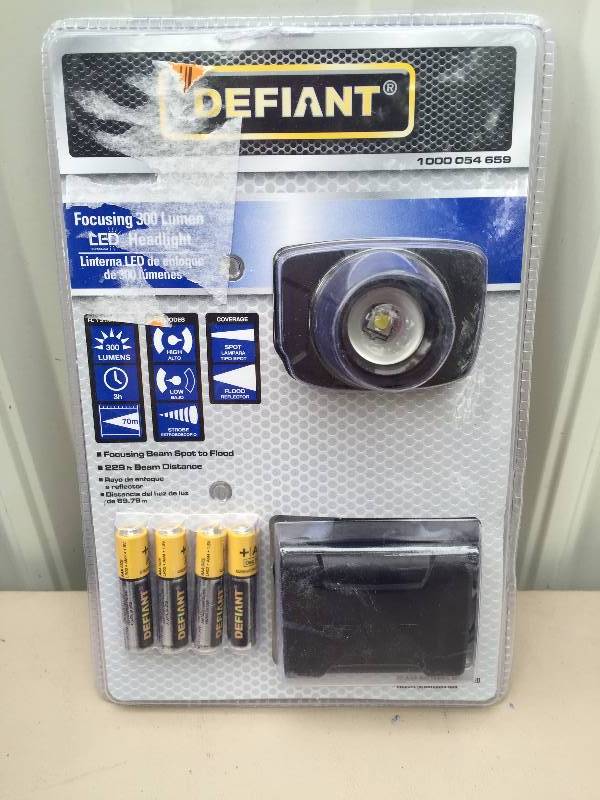 lot 21 image: Defiant 300 Lumen LED Headlight