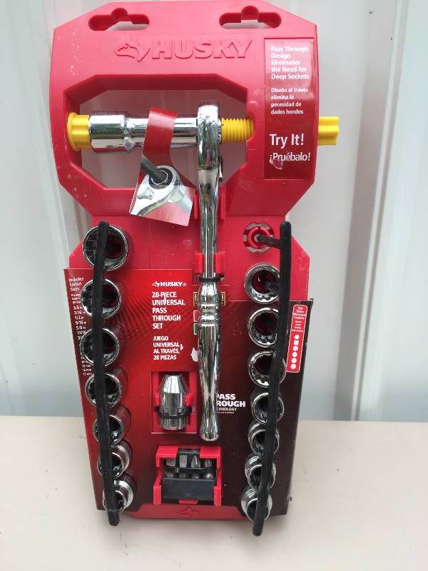 lot 46 image: Huskey 20 Piece Socket Set