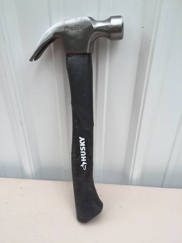 lot 48 image: Husky Hammer