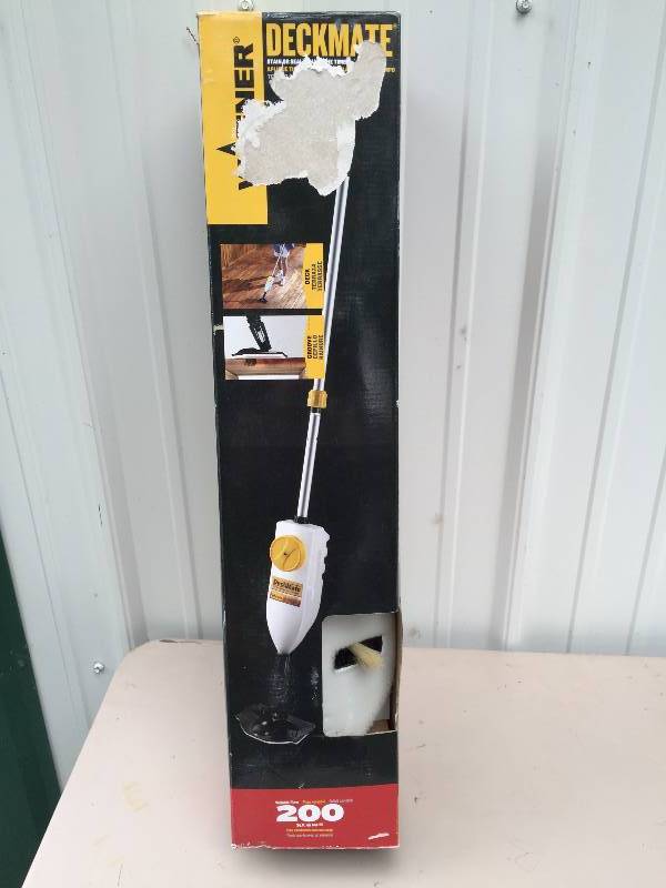 lot 50 image: Deckmate Stain Applicator