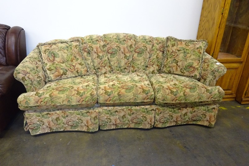 3 cushion couch Cloth