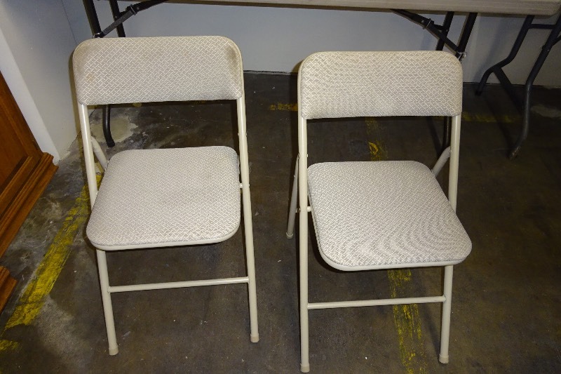 2 cushion folding chair