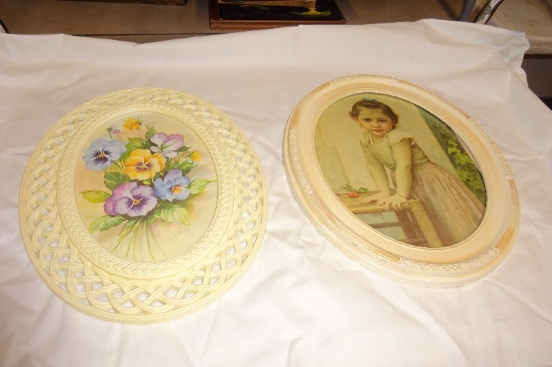 2 Oval pictures