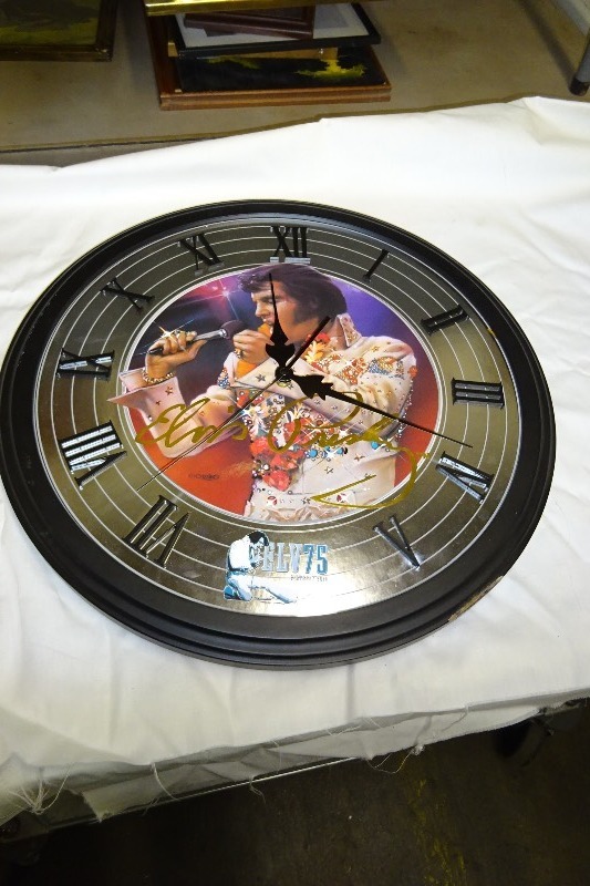 Round Elvis clock