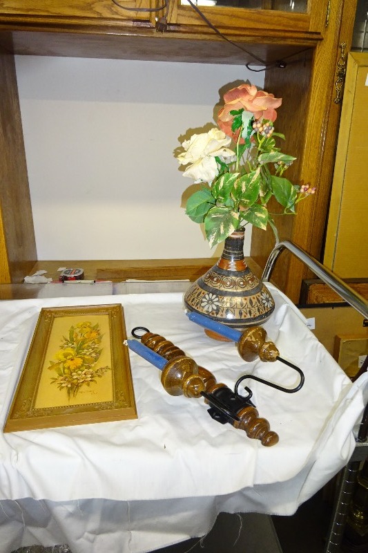 Picture, candle holder, vase with flowers