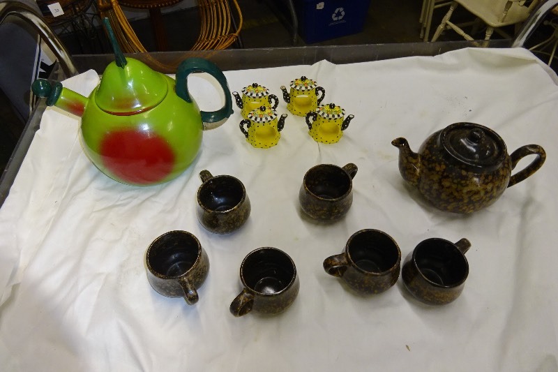 Lot of tea pots