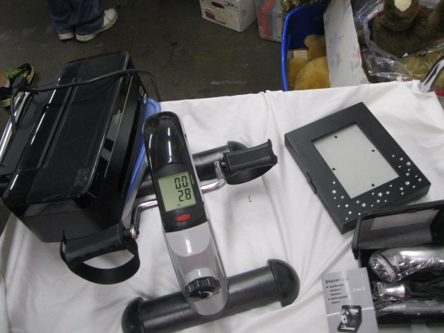 Mans shaver, picture frame, exercise pedal, Epson printer