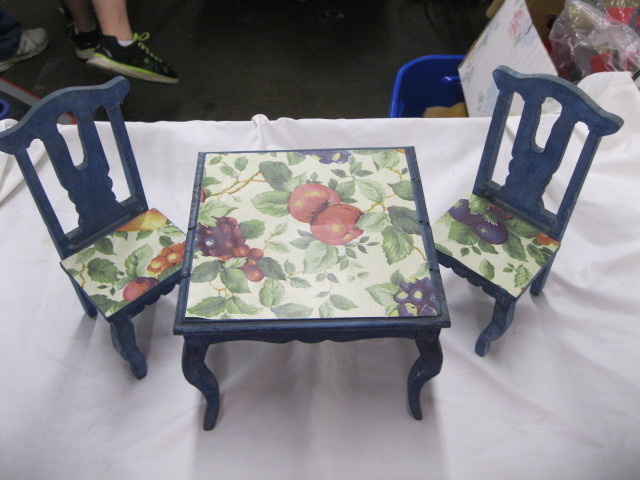 Wooden table with 2 wooden chairs