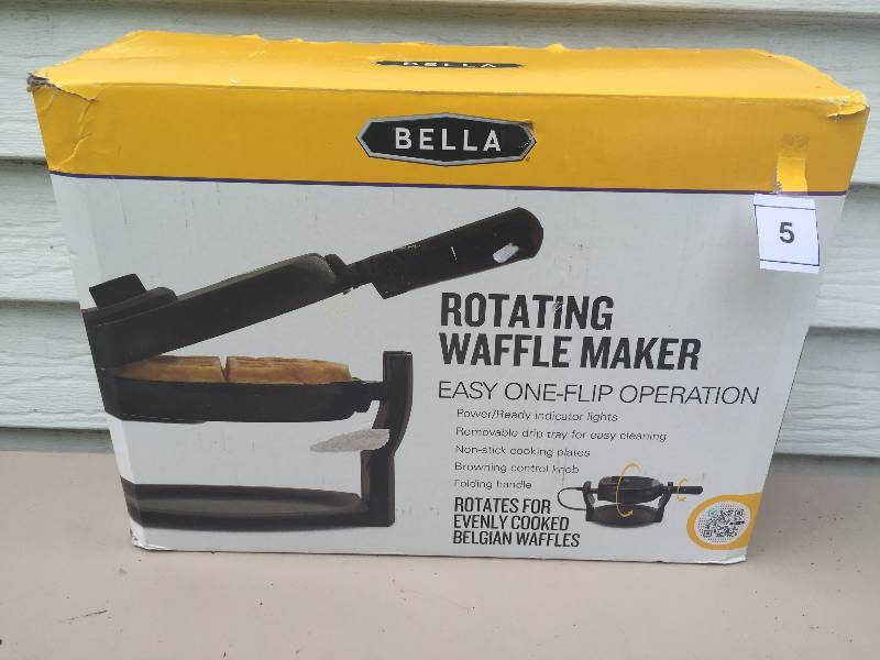 lot 5 image: Bella Rotaing Wallfle Iron