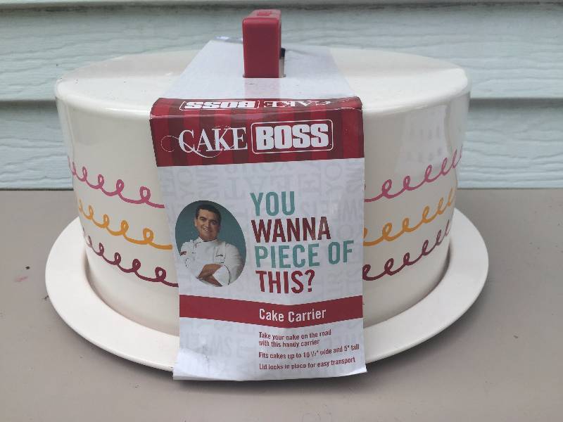 lot 6 image: New Cake Boss Cake Carrier