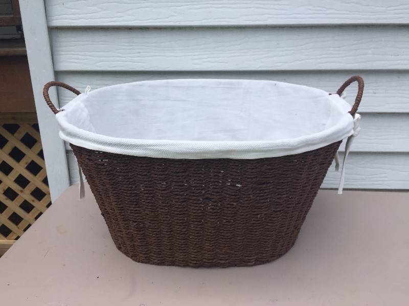 lot 26 image: New Basket