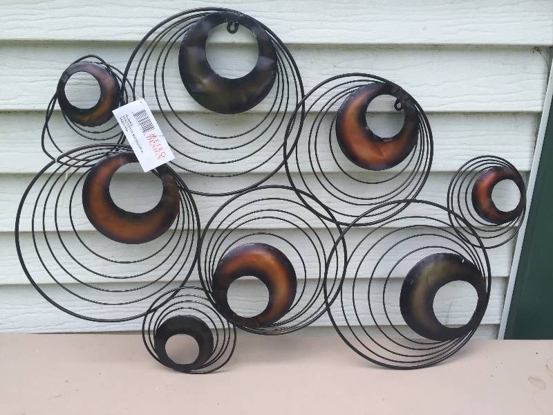 lot 30 image: Large Metal wall dcor