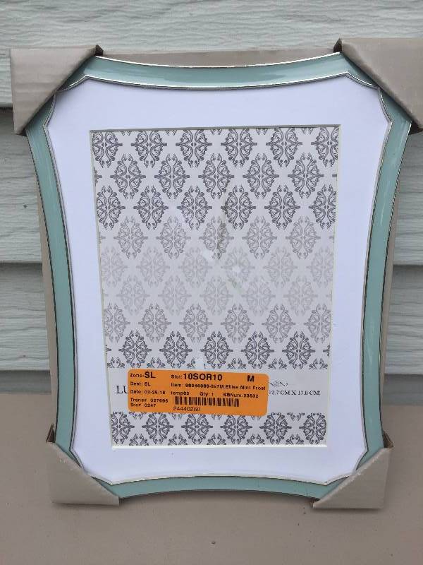 lot 36 image: 5x7  Picture Frame