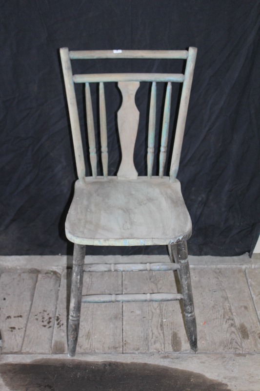 lot 7 image: Antique Chair