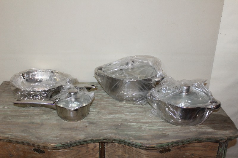 lot 47 image: NEW 7 Piece Cookware Set