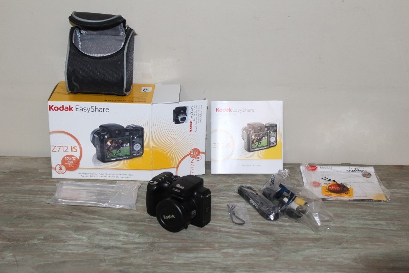 lot 50 image: Kodak EasyShare Camera, Unused, Complet in Box