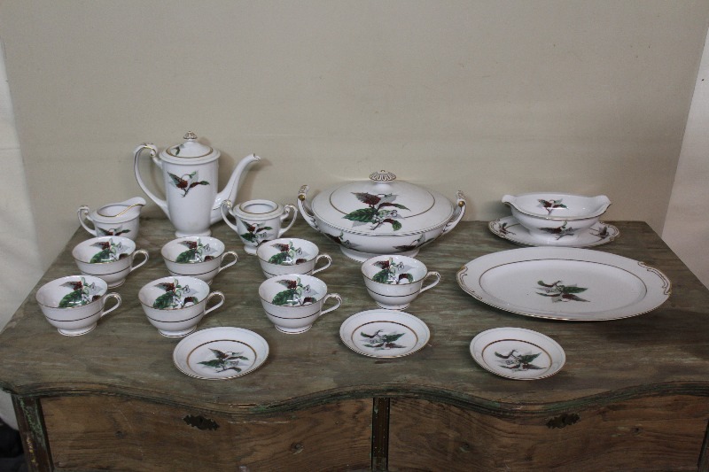 lot 51 image: Craftsman China, Imperial 402, Made in Japan