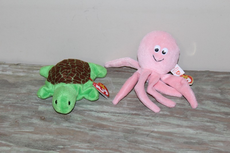 lot 75 image: Beanie Babies