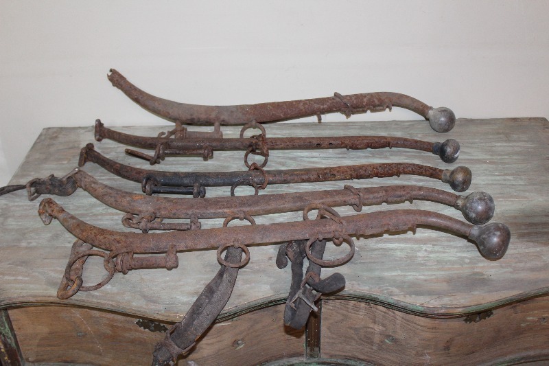 lot 77 image: 5 Horse Hames