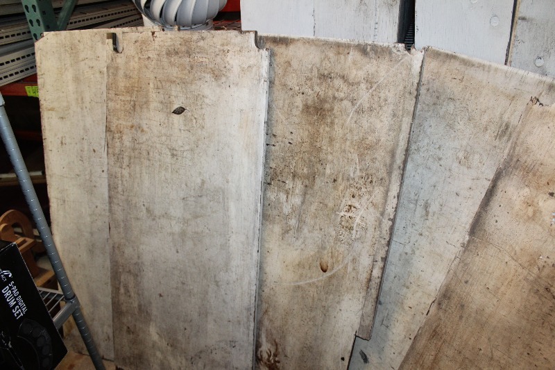 lot 107 image: Plywood Shelving