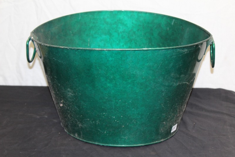 lot 125 image: Tin Bin