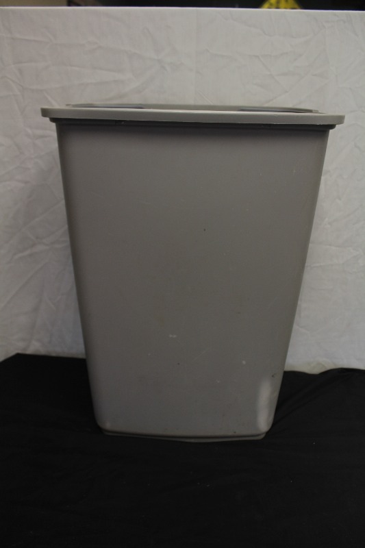lot 128 image: Garbage Can