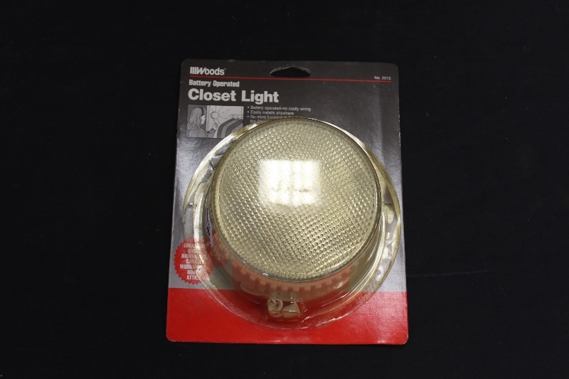 lot 165 image: Battery Powered Closet Light
