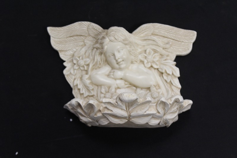 lot 186 image: Angel Figurine