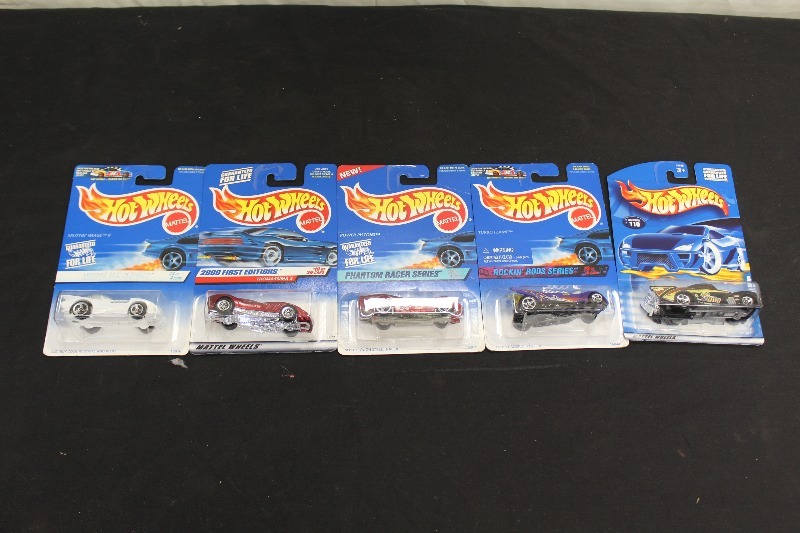 lot 196 image: Hot Wheels, Lot of 5, New in the Package