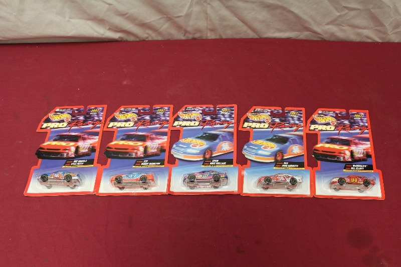 lot 199 image: Hot Wheels, Lot of 5, New in the Package