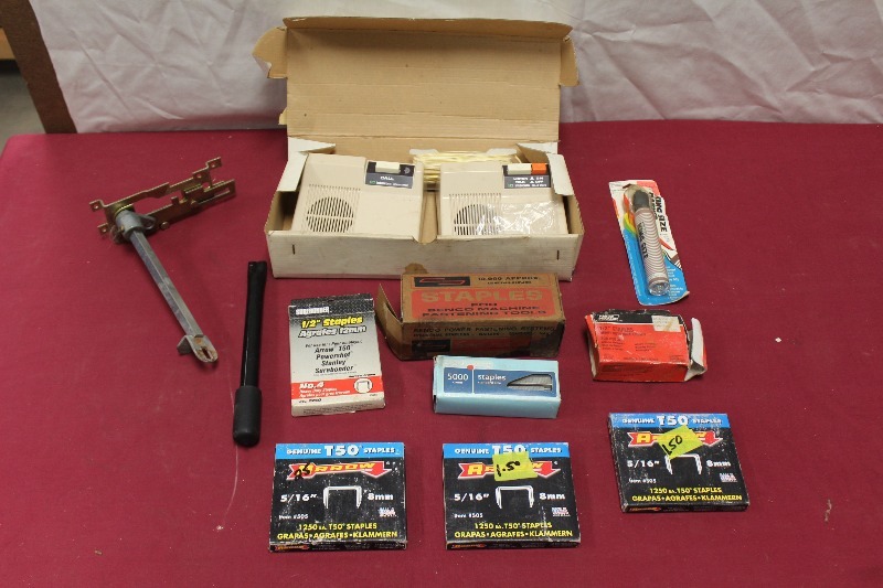 lot 207 image: Large lot of Staples