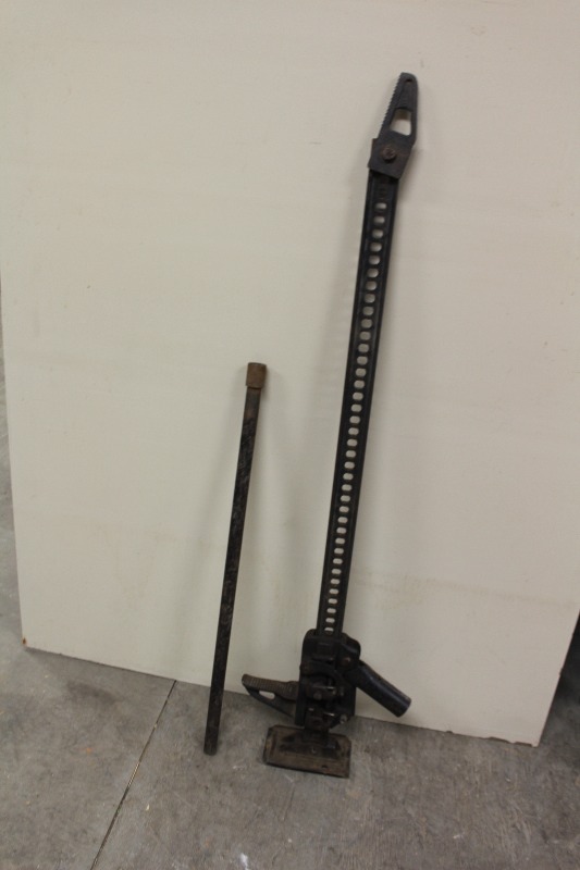 lot 255 image: Car Jack