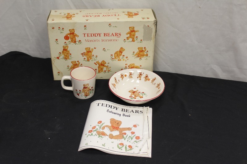 lot 316 image: Teddy Bears Set, Bowl and Cup