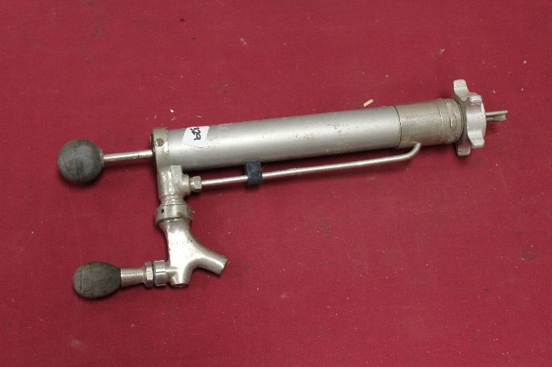 lot 329 image: Kegarator Pump