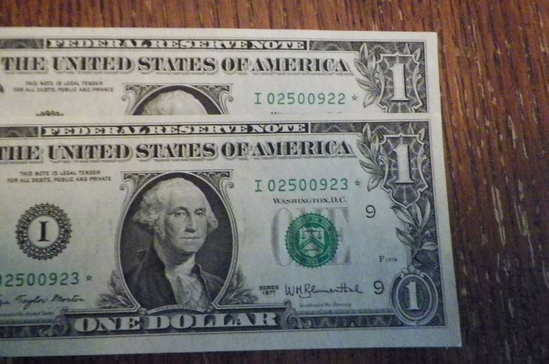 2 Consecutive 1977 Minneapolis MN STAR Notes