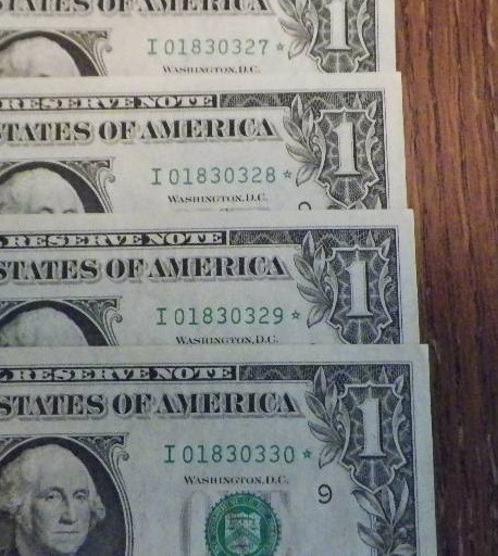 4 Consecutive 1977 Minneapolis MN $1.00 STAR Notes