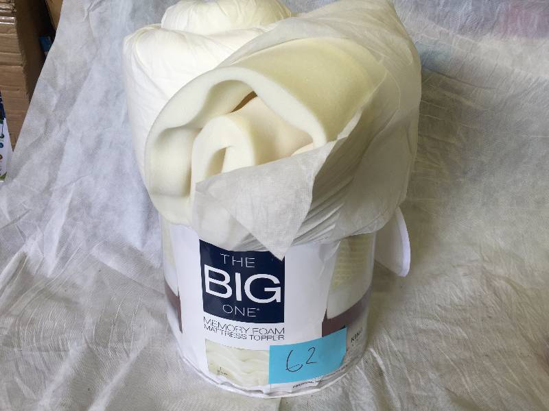 lot 62 image: The Big One 1 12-in. Memory Foam Mattress Topper king