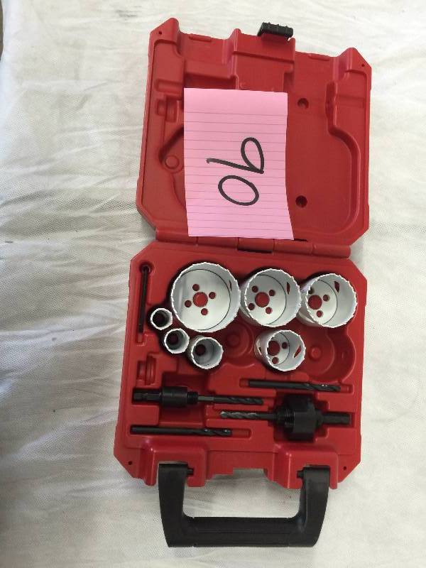 lot 90 image: Milwaukee Hole Dozer Hole Saw Kit