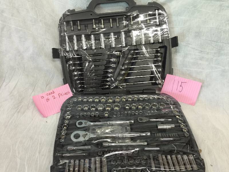 lot 115 image: Set of 185 Pieces Mechanics Tools