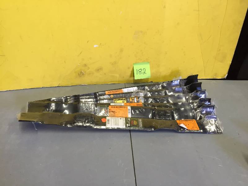 lot 182 image: Lot of 6 Poulan 30 3 in 1 Blade sets