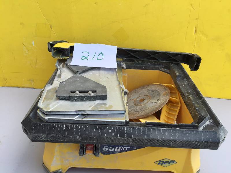 lot 210 image: QEP 650xt 7 Wet Tile Saw