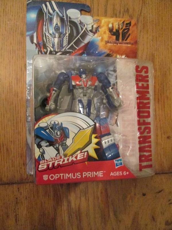 transformers  blade strike optimus ...