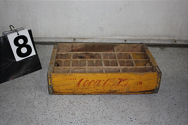 lot 8 image: Vintage Wood Coca-Cola Crate