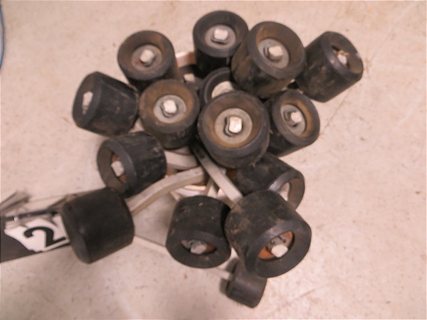 lot 20 image: Boat Trailer Wobble Rollers
